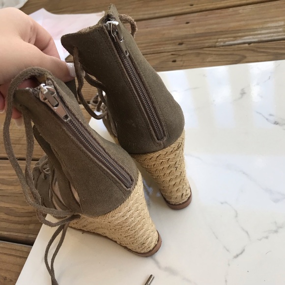 Steve Madden suede lace up wedges - Picture 4 of 8